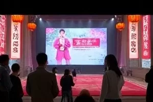 《光合计划》纪录长片温室育苗记录画面